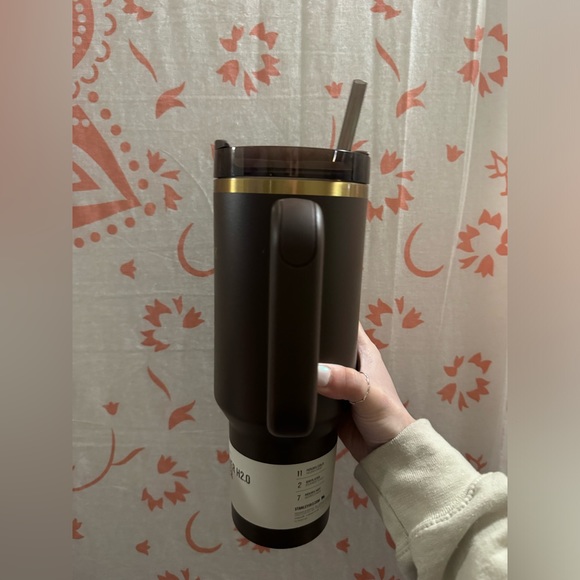 BRAND NEW WITH TAG/BOX! STANLEY Limited Edition Chocolate/gold 40 Oz Quencher - Picture 2 of 10